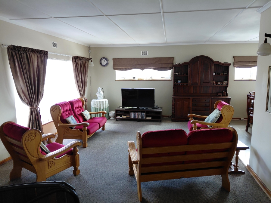 4 Bedroom Property for Sale in Heuwelkruin Eastern Cape